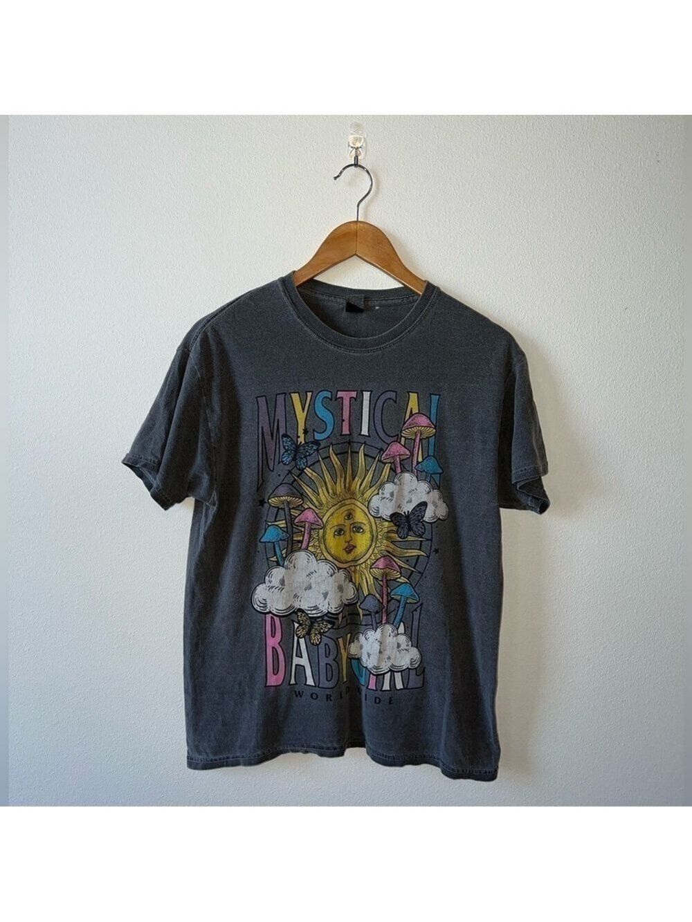 Mystical Baby Girl Gray Short Sleeve Tee Shirt Size Medium